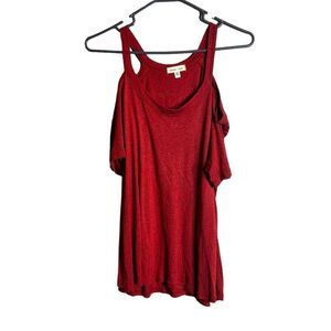 Silence + noise size medium red cold shoulder t shirt 100% rayon